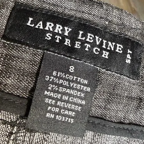 Larry Levine Size 8 stretch denim skirt heathered gray. Zip fly two button waist - Picture 6 of 9